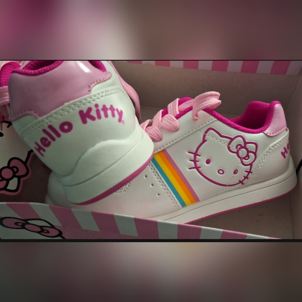 Hello Kitty - Picture 3 of 4
